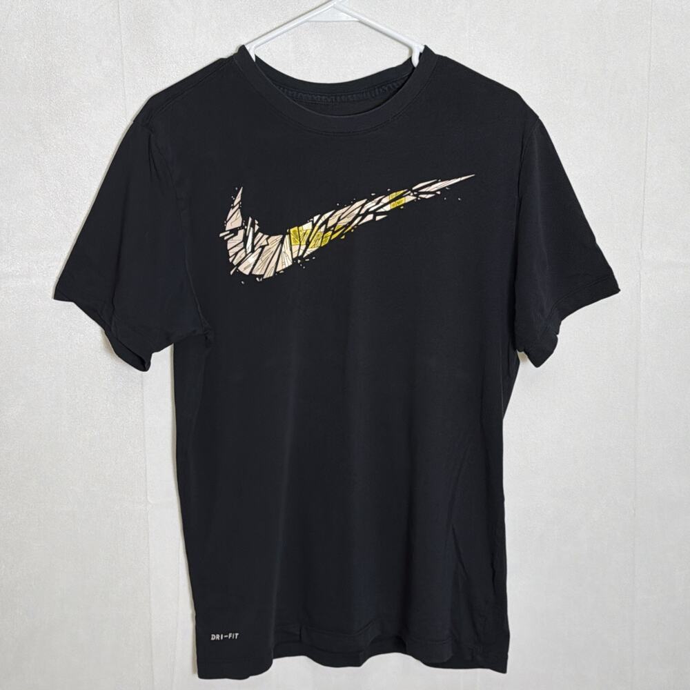 Nike Dri Fit Graphic Tee Men's M Black Athletic Cut With Fractured Swoosh